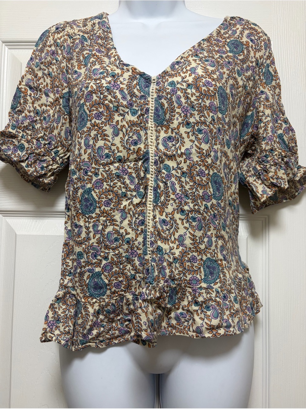 Loft Paisley Ruffle Hem Women's Top - Cream/Teal